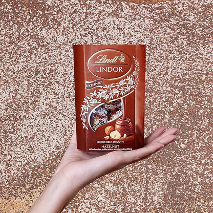 Lindt LINDOR Hazelnut Chocolate Truffles, 7.05 oz200 g